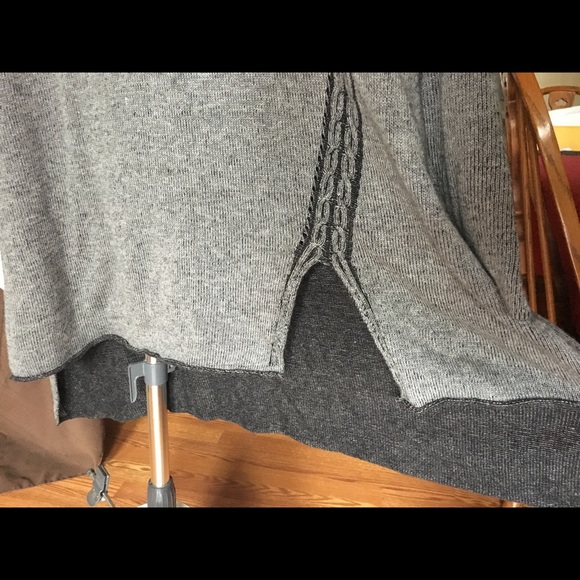 Ruff Hewn Grey Hi lo Sweater - Picture 4 of 5