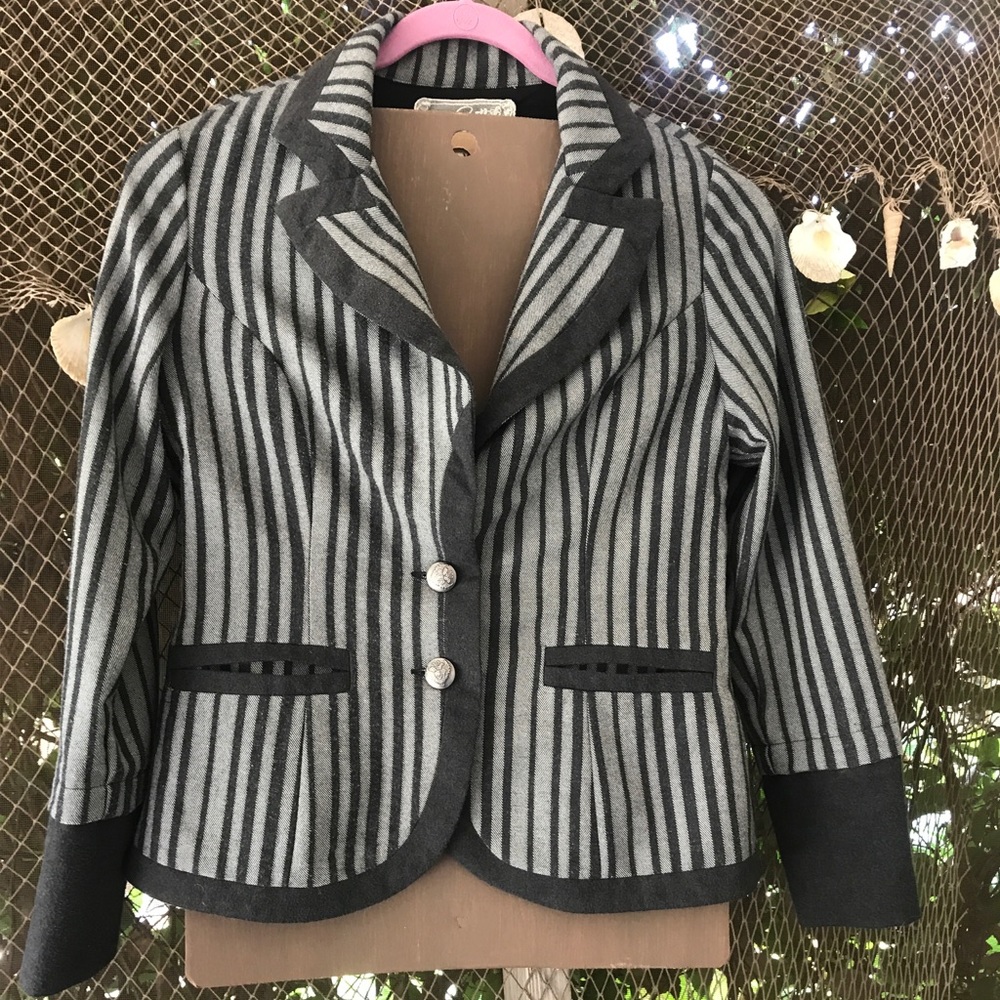 Box 2 NWOT unlined Nick & Mo jacket