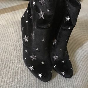 Steve Madden star boots never worn