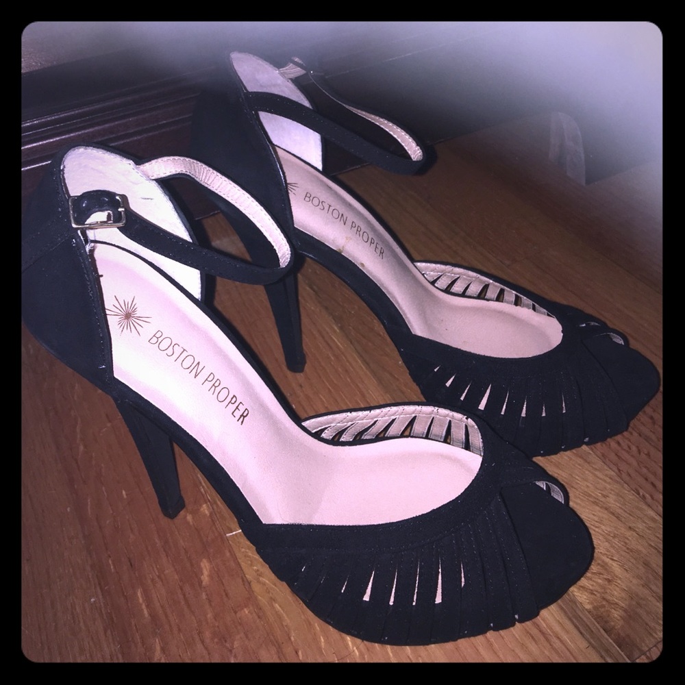 1 HR Price drop‼️Gorgeous peep toe heel