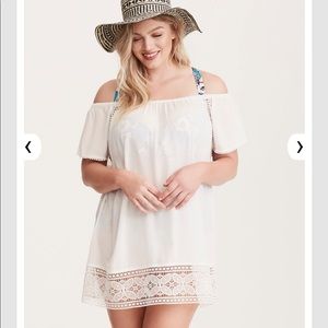 Torrid Sz 2 Cream Crochet Inset Swim Cover Up