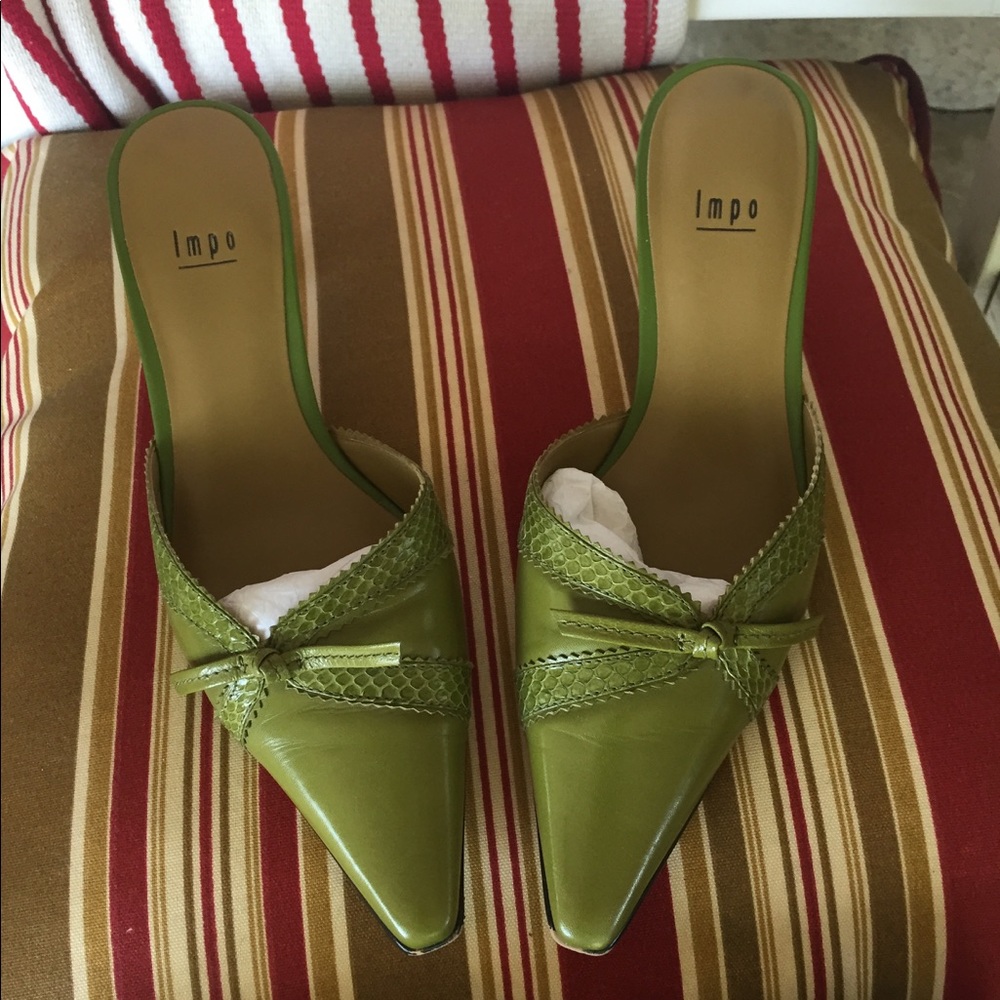 Beautiful green slides with kitten heel