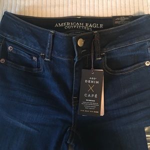 American Eagle flared dark wash jean