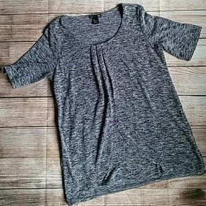 A MUST HAVE! H&M maternity/nursing top