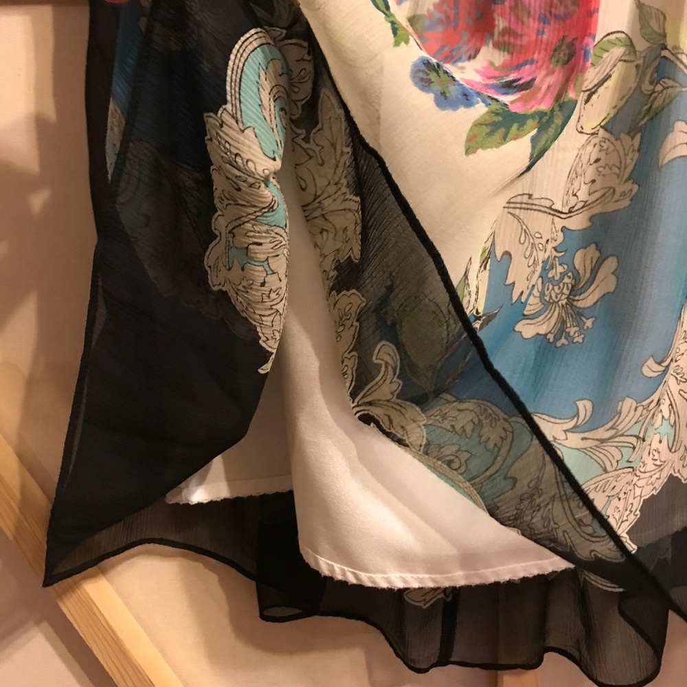 Beautiful "Silk Scarf Shift Dress" - Picture 6 of 7
