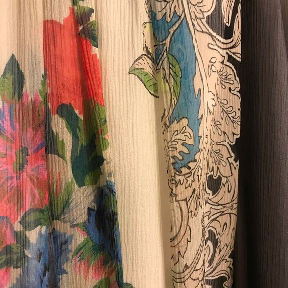 Beautiful "Silk Scarf Shift Dress" - Picture 5 of 7