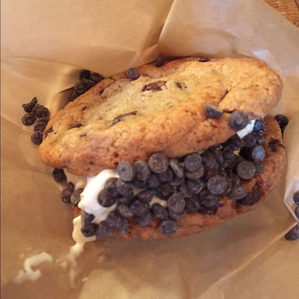 Meet your Posher, Sheri