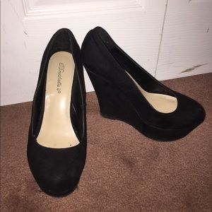 black heeled wedges