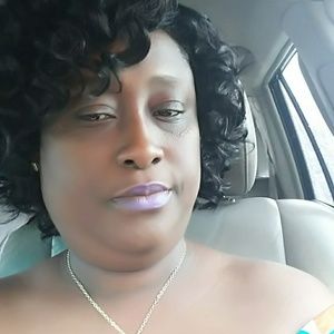 Meet your Posher, Ella