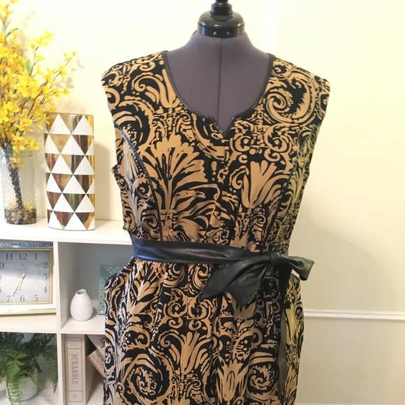 LB Ornamental Dress - Picture 1 of 5
