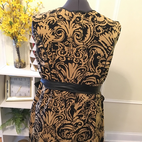 LB Ornamental Dress - Picture 4 of 5