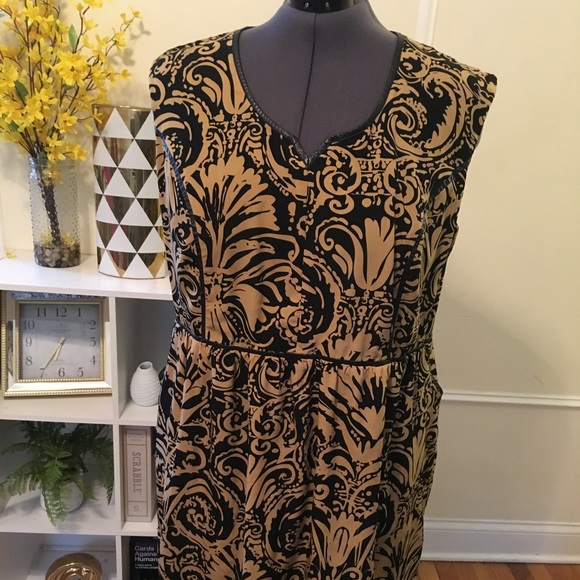 LB Ornamental Dress - Picture 5 of 5