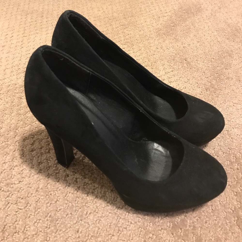 Velvet black heels