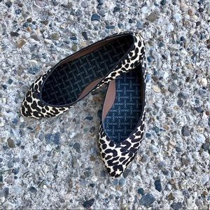 Adorable cheetah flats