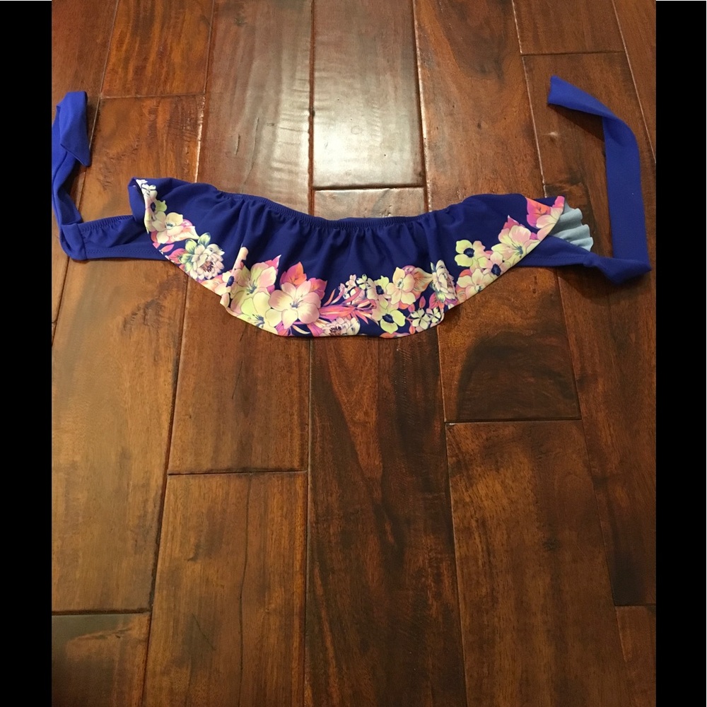 Strapless swimsuit top