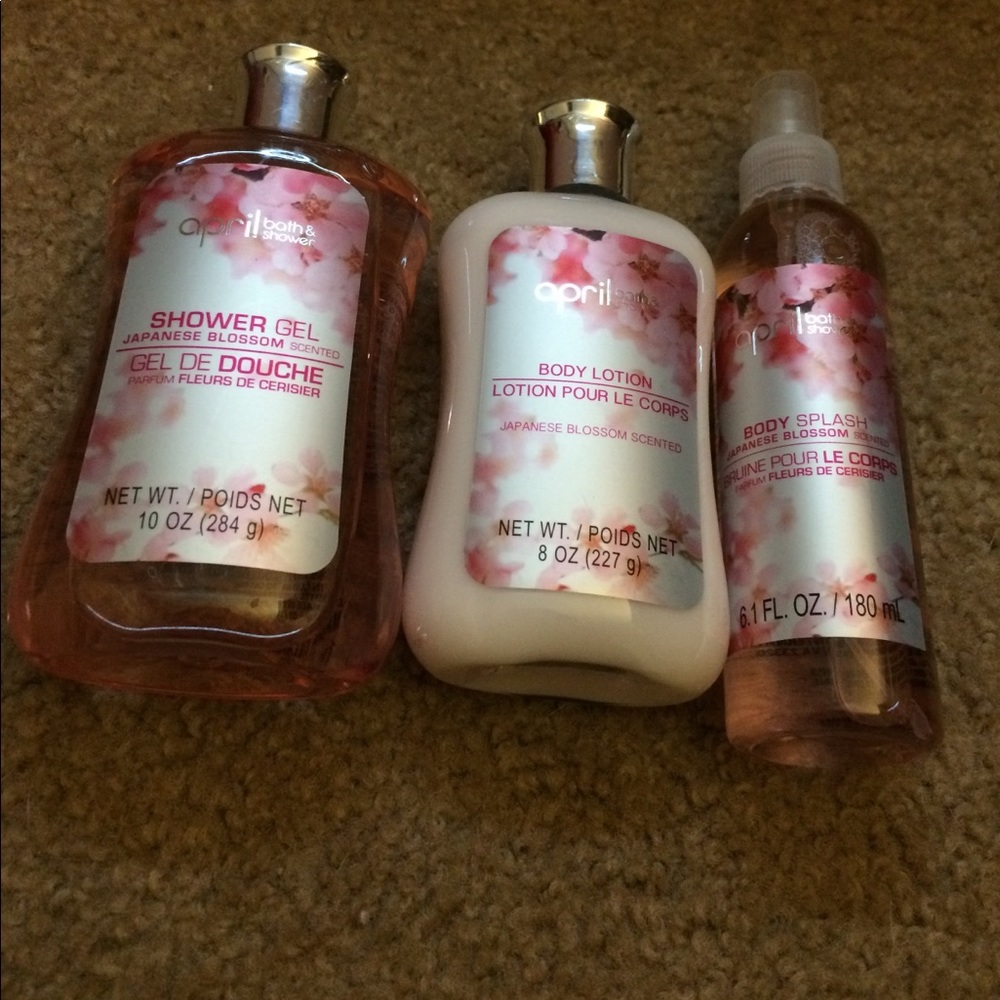 April Bath and Shower Set