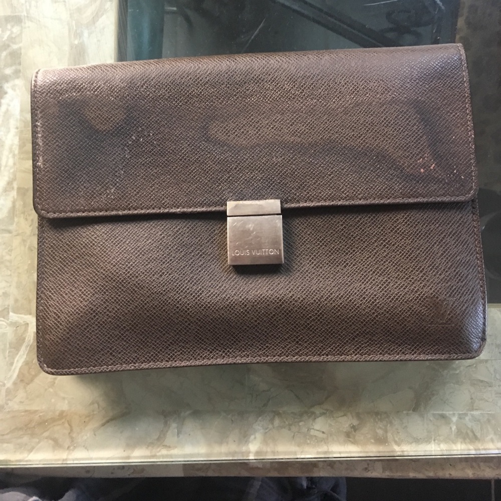 lous vuitton clutch