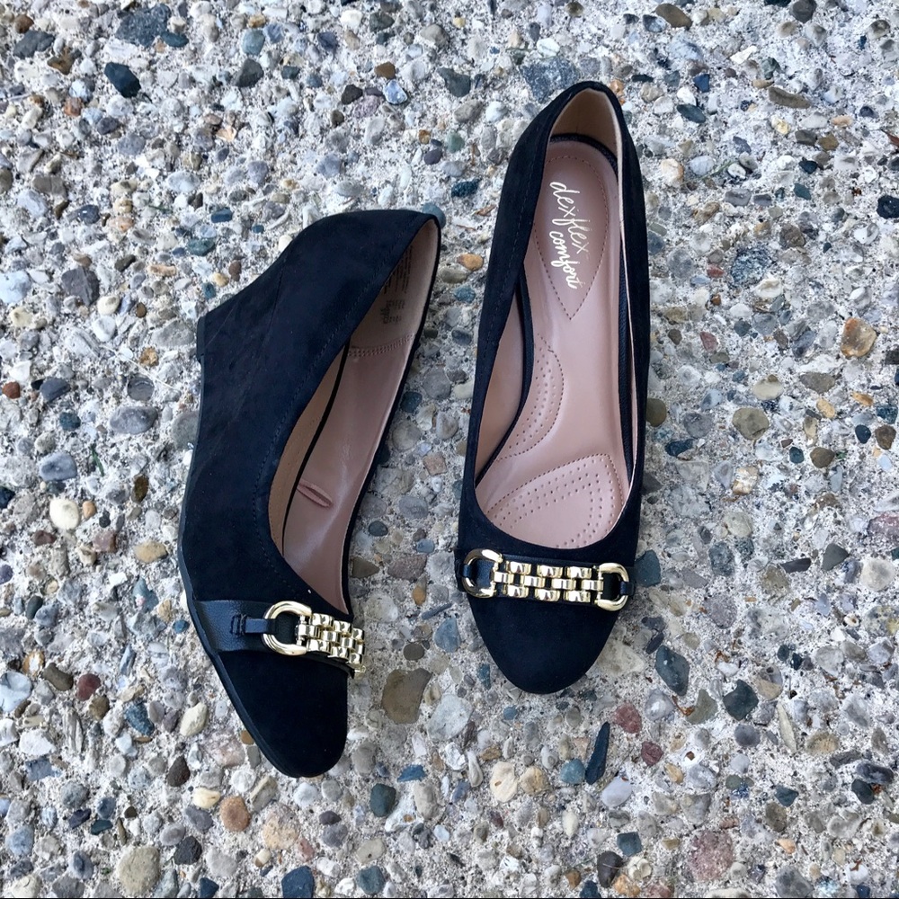 Black Wedges