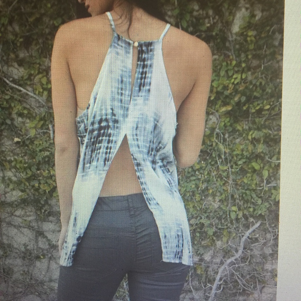 SLEEVELESS Slit Back Blouse - Picture 2 of 2