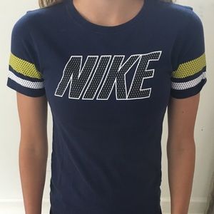 nike t-shirt