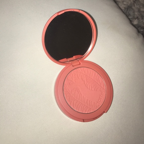 Blush in shade blissful by Tarte Cosmetics - Picture 2 of 3