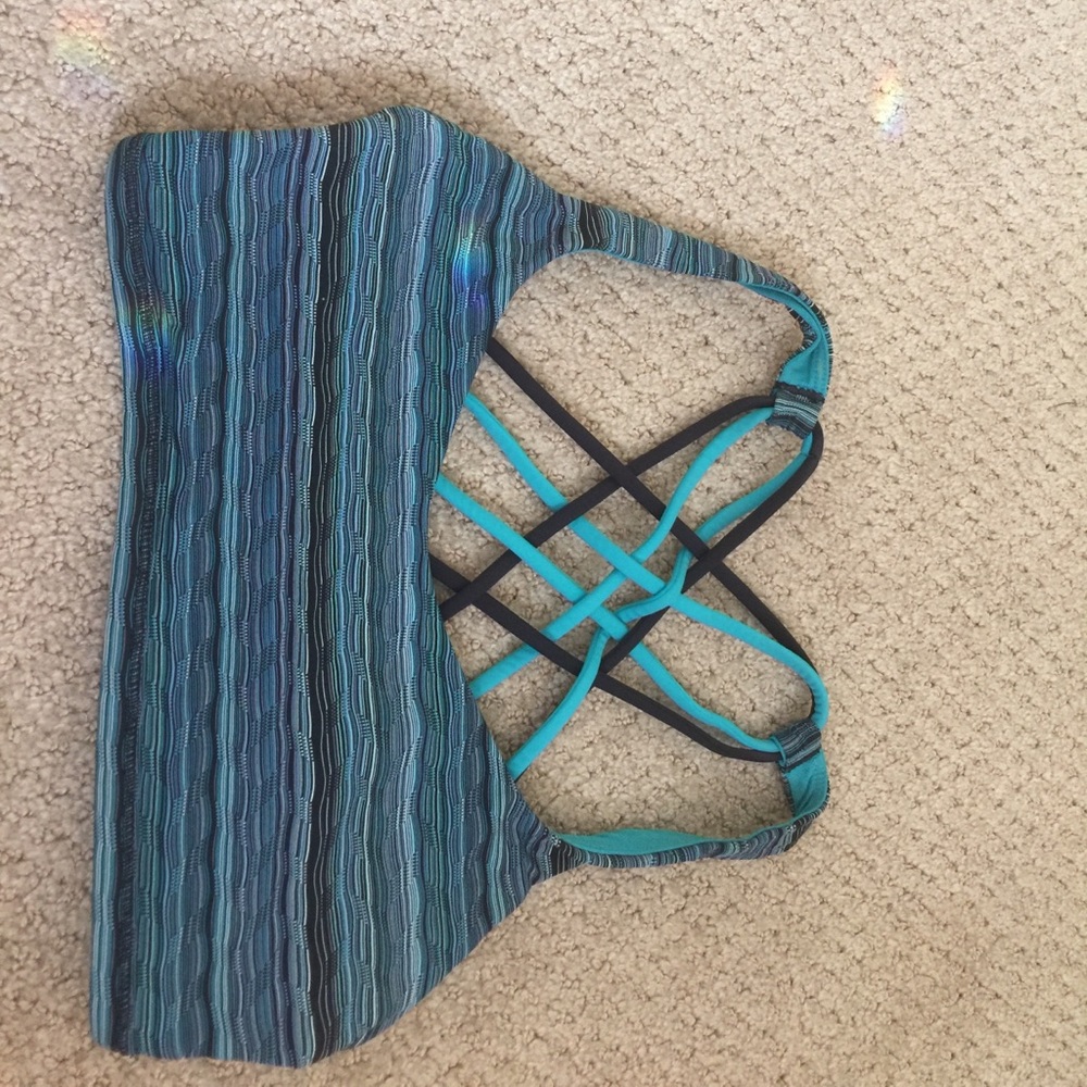 Never worn lululemon sports bra