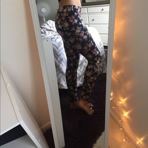 ADORABLE FLORAL PRINT LEGGINGS💕💕
