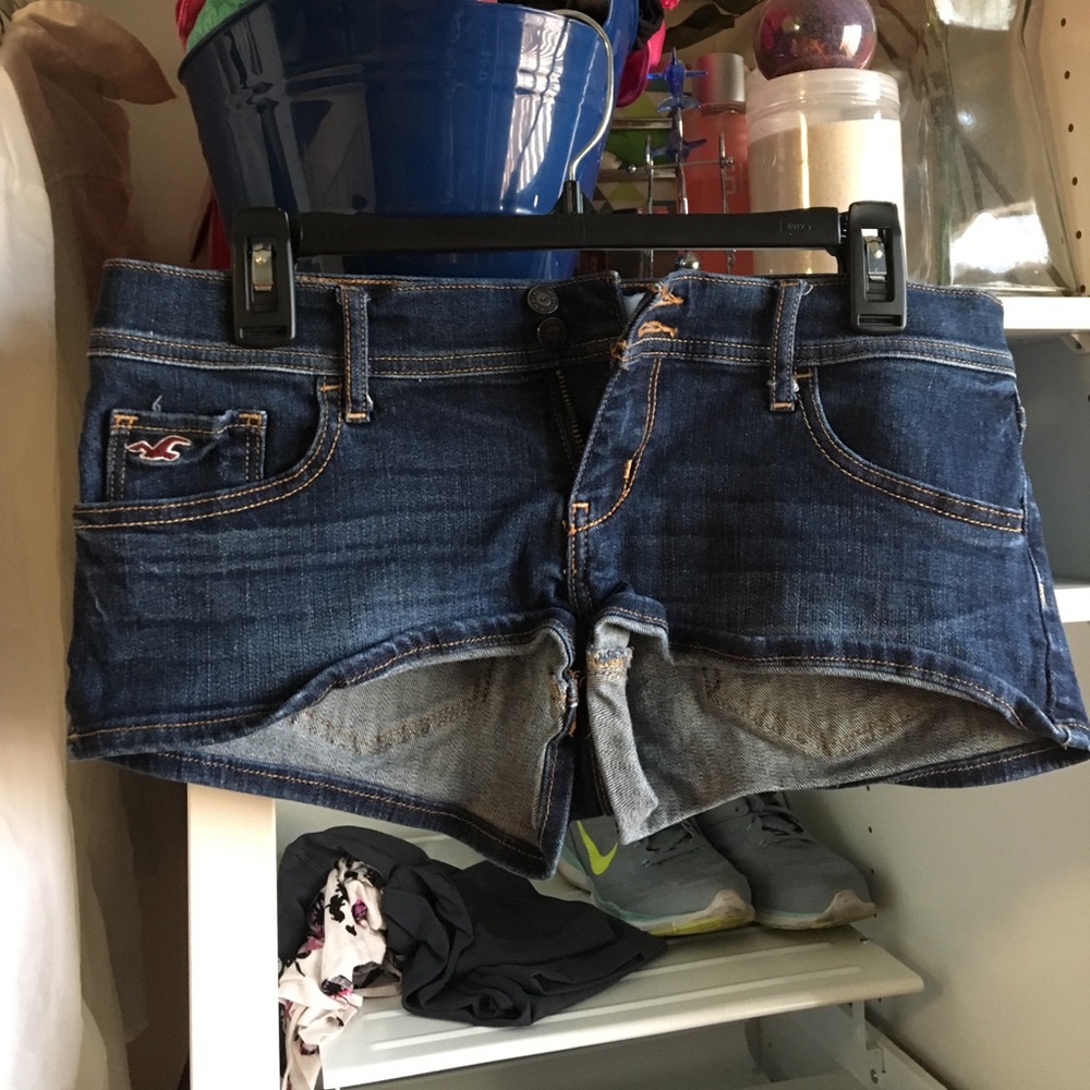 NWOT Hollister dark wash shorts!
