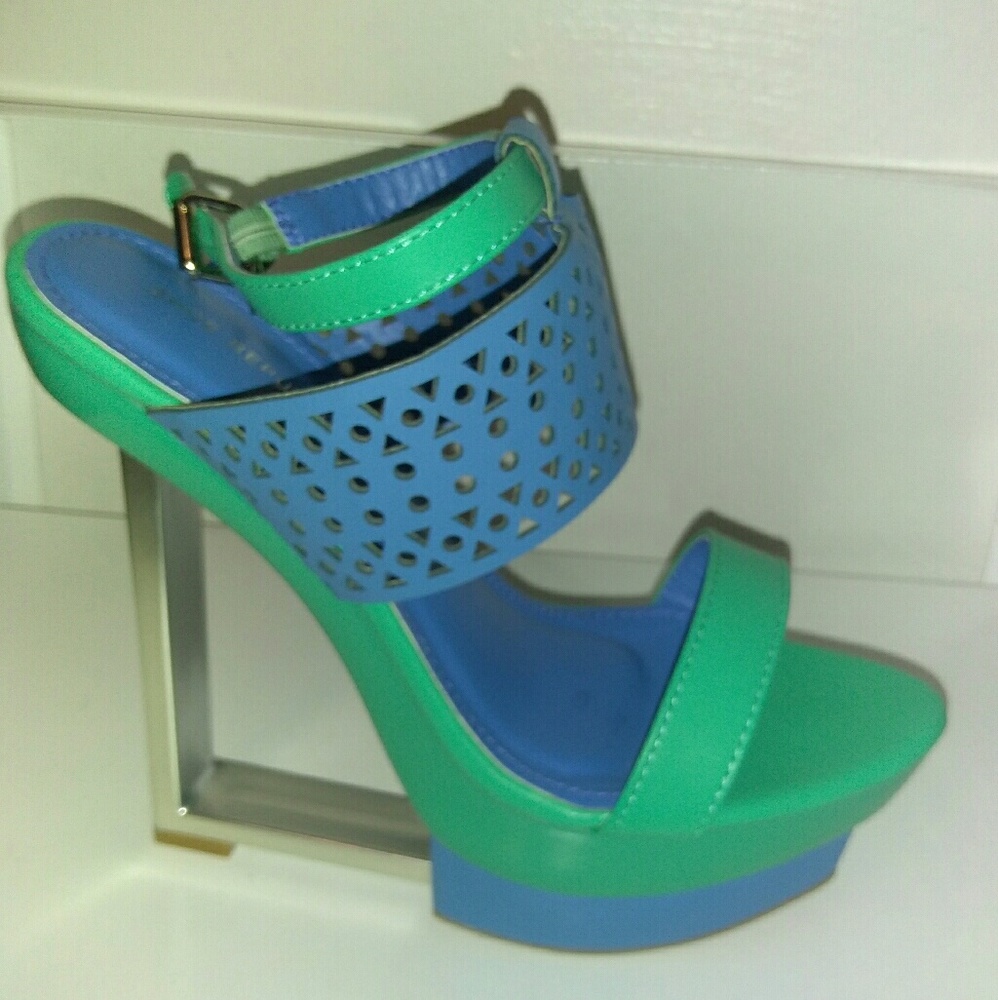 Women's shoes