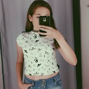 Meet your Posher, Larissa