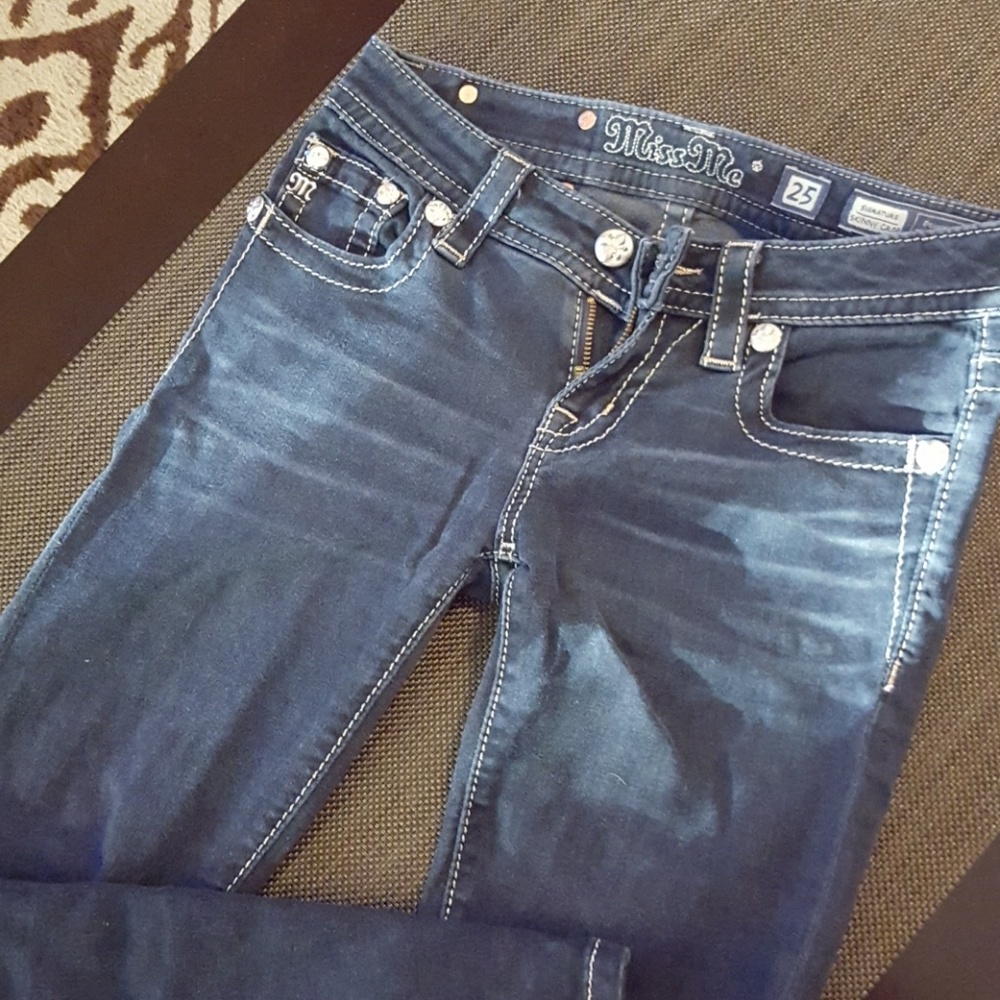 Miss Me blue denim stretch skinny capri.