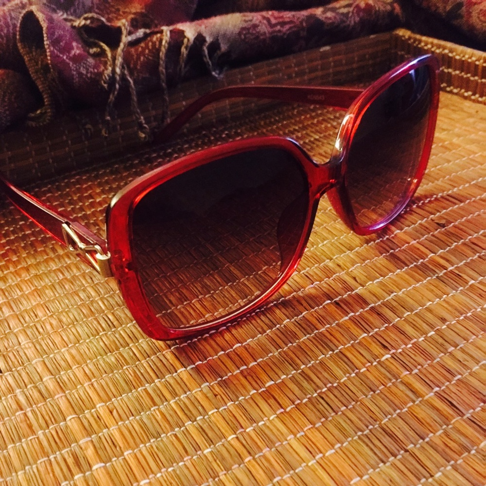 Fashion frame sunglasses