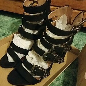 Buckle up suede black heels