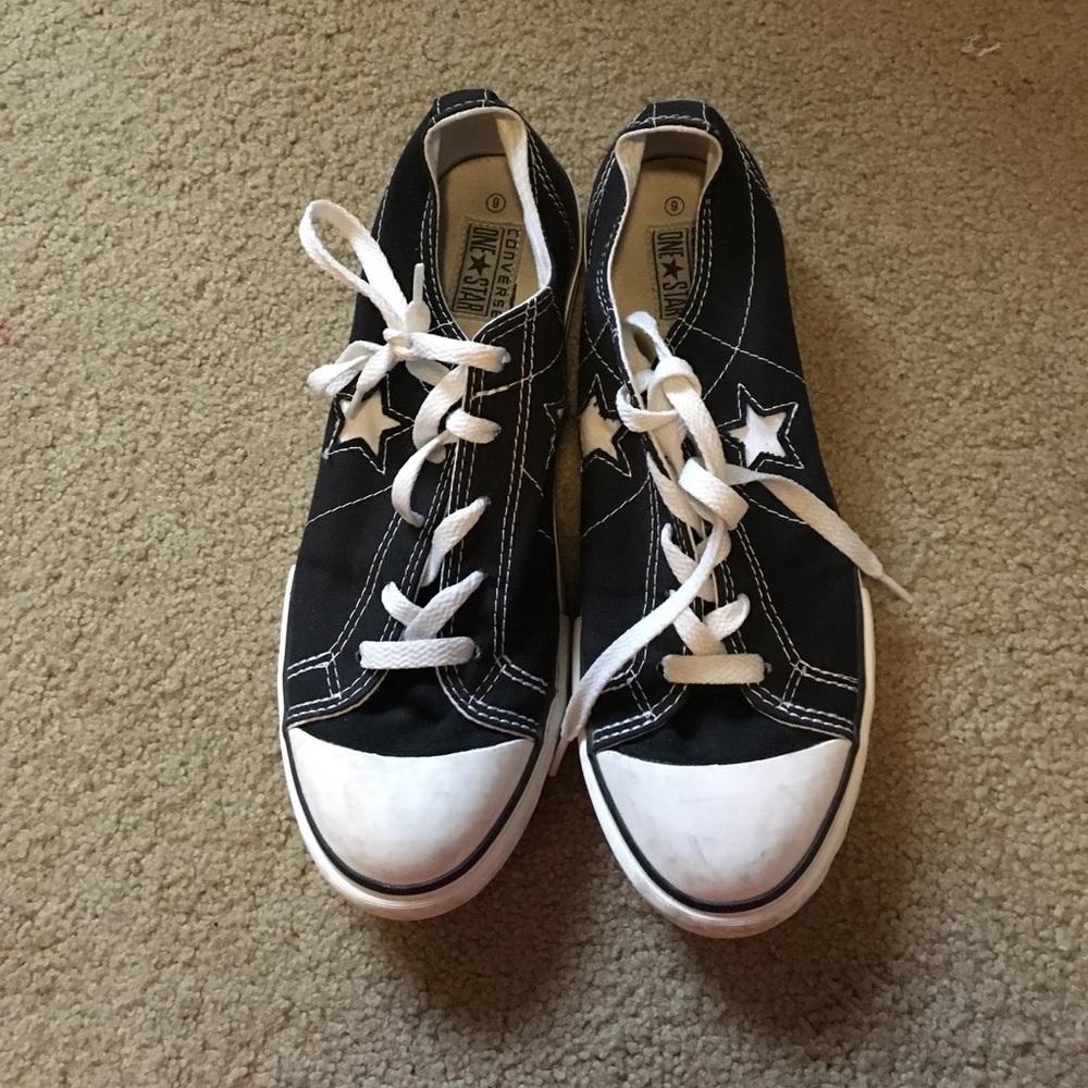 Black star converse