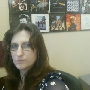 Meet your Posher, Stephanie