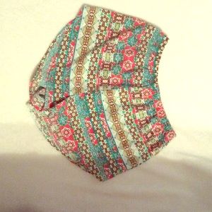 Papaya Flowy shorts: size small