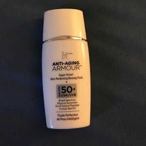 IT cosmetics 50+ anti-aging armor beauty fluid