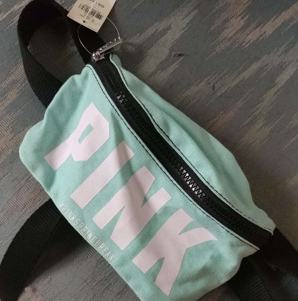 VS PINK FANNIEPACK