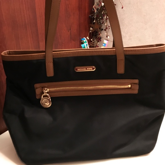 KORS Michael Kors Handbags - NWOT Michael kors kempton nylon tote