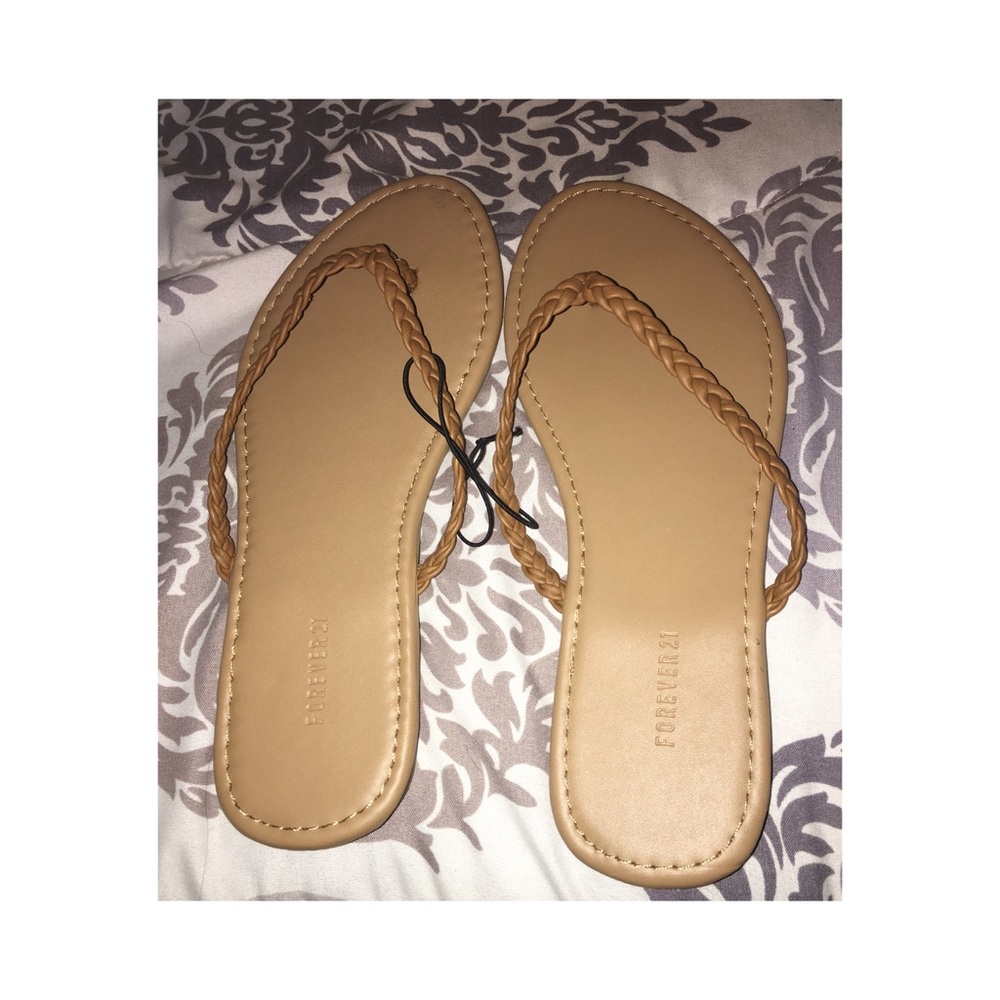 Brown braided sandals 🧡