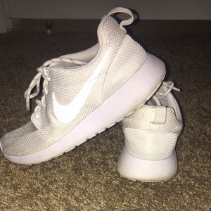 NIKE ROSHE women's 7
