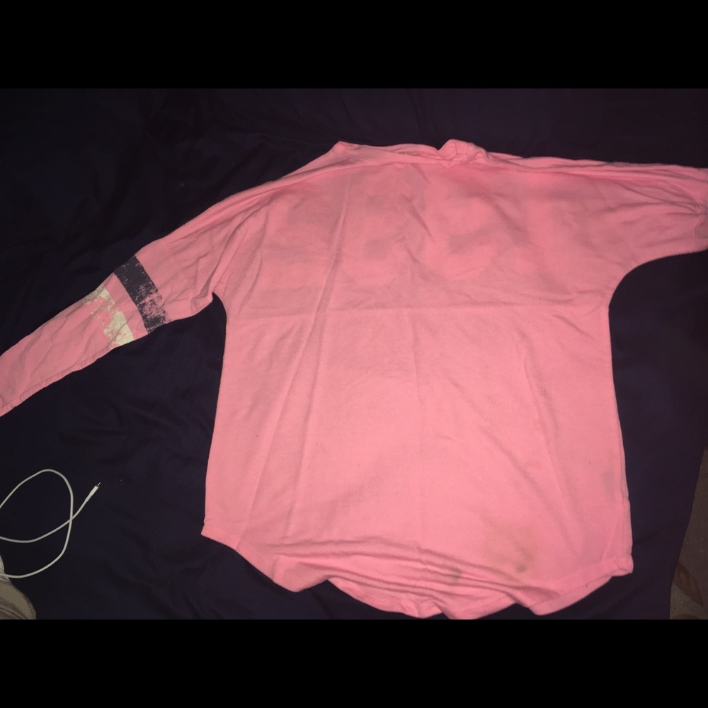 Long sleeve shirt.