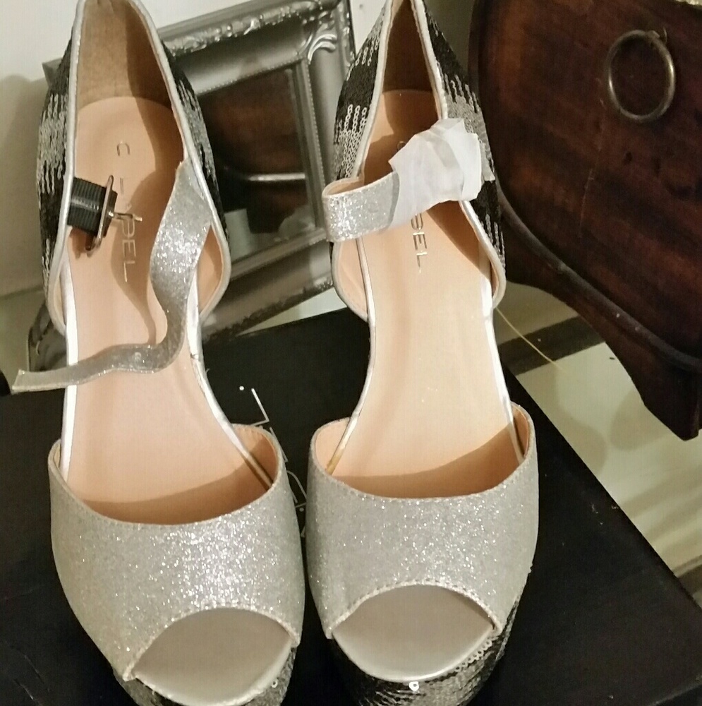 👡Black & Silver Wedge Heels