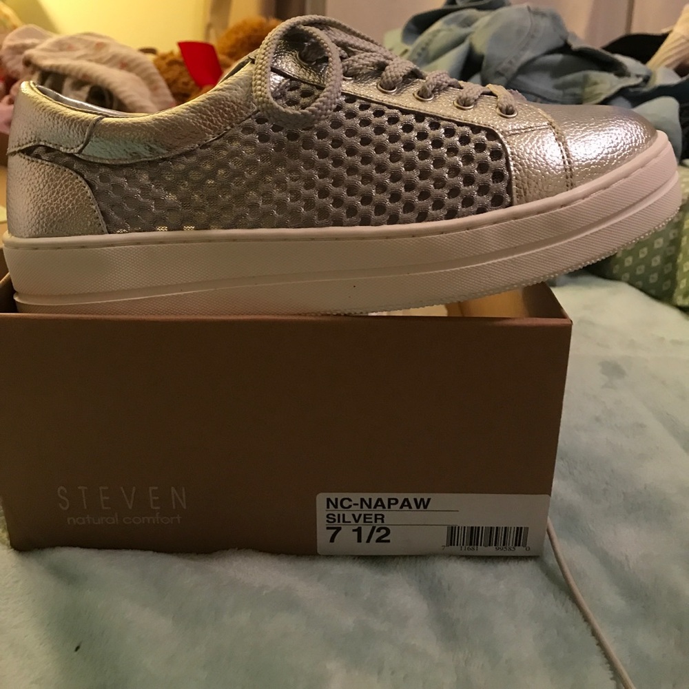 Steven by Steve Madden Sneakers