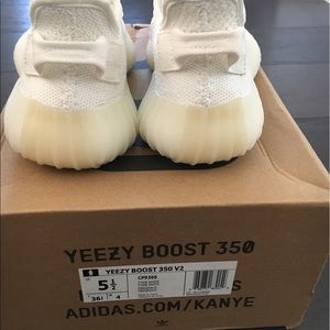 Yeezy Boost 350 V2 ( cream white)