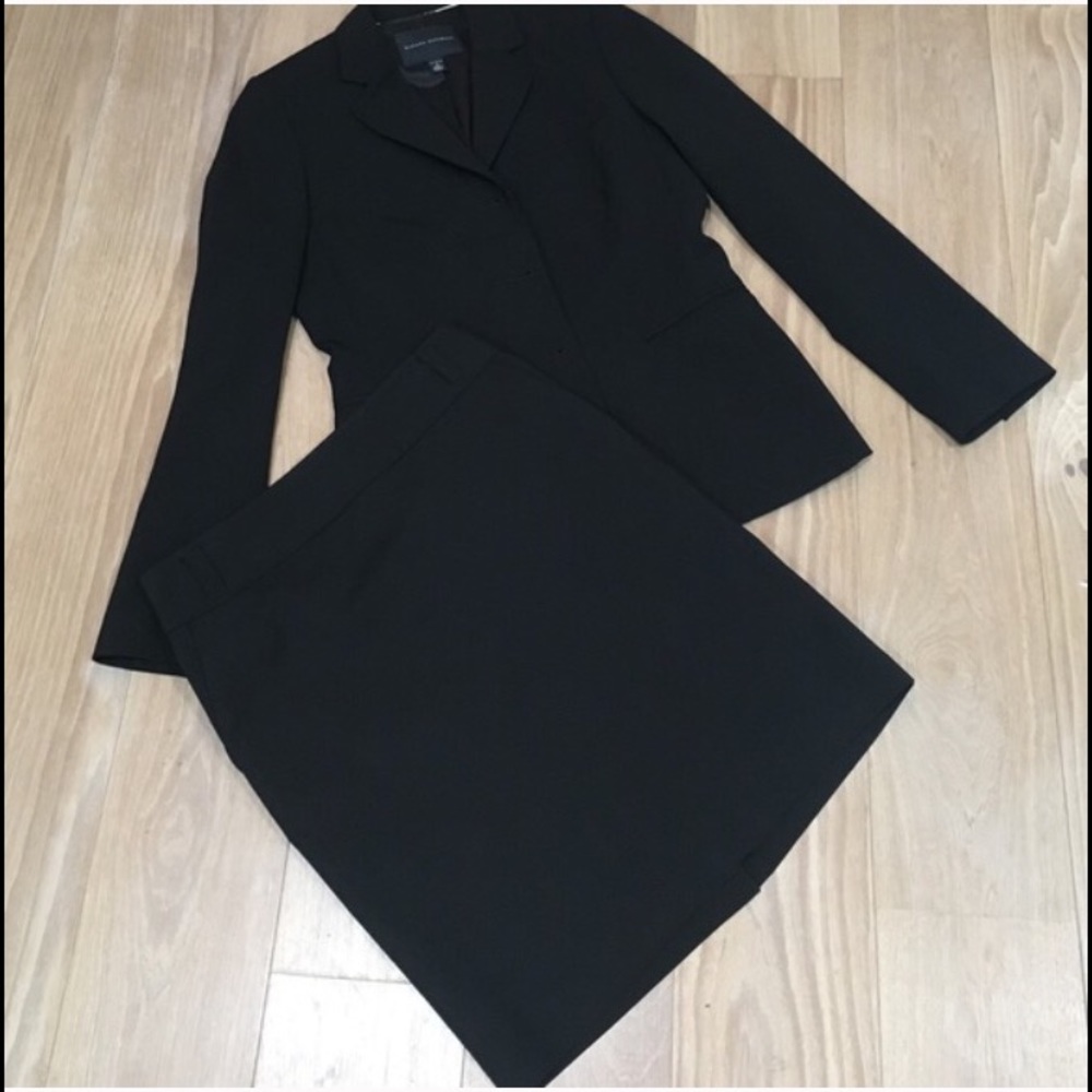 BANANA REPUBLIC suit