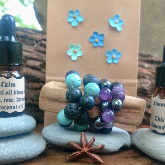 Aromatherapy lava stone bracelets/essential oils - Picture 8 of 8