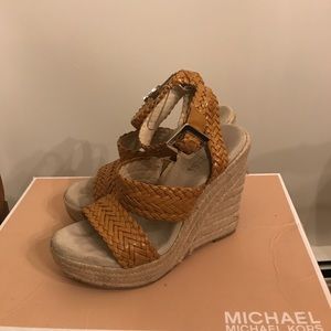 Michale Kors Juniper Espadrille in peanut!