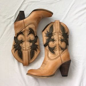 VERY VOLATILE cowgirl boots