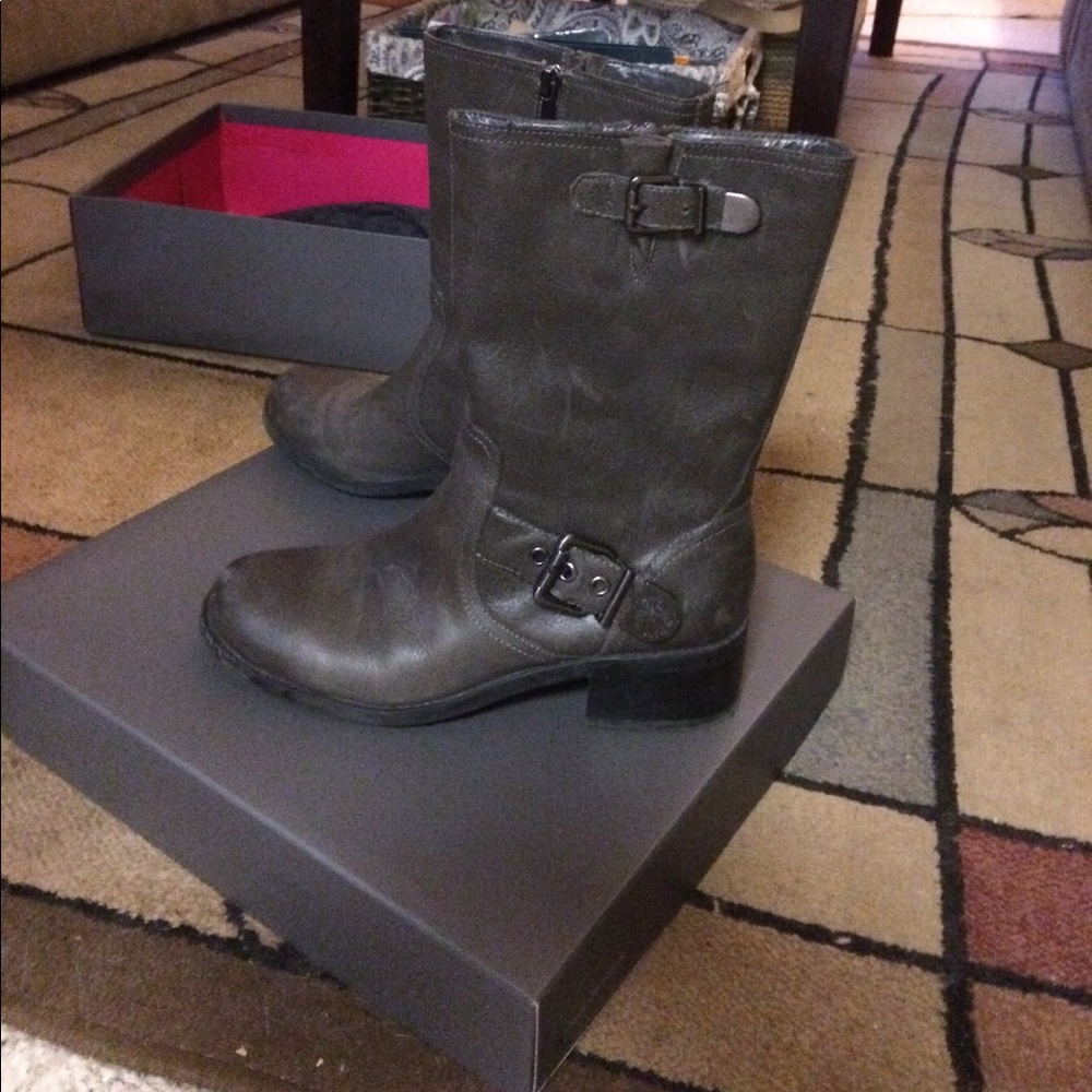 VINCE CAMUTO MOTO-BOOTS